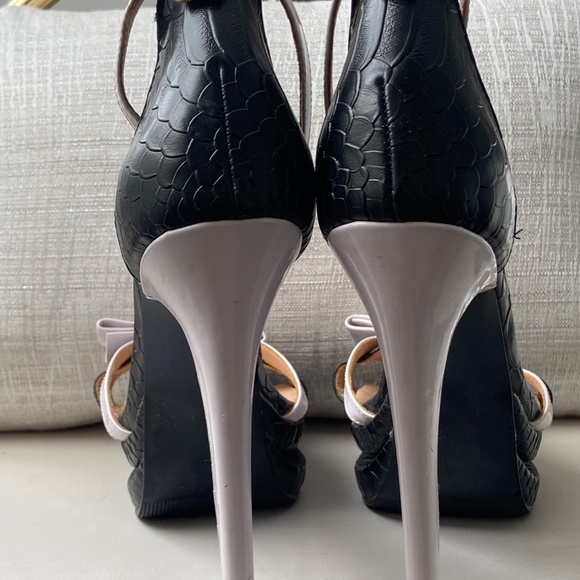 Black and White heels - Picture 3 of 6